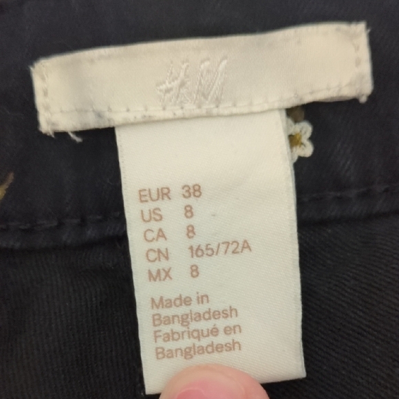 H&M women's black dainty floral high rise skinny jeans - Picture 5 of 10